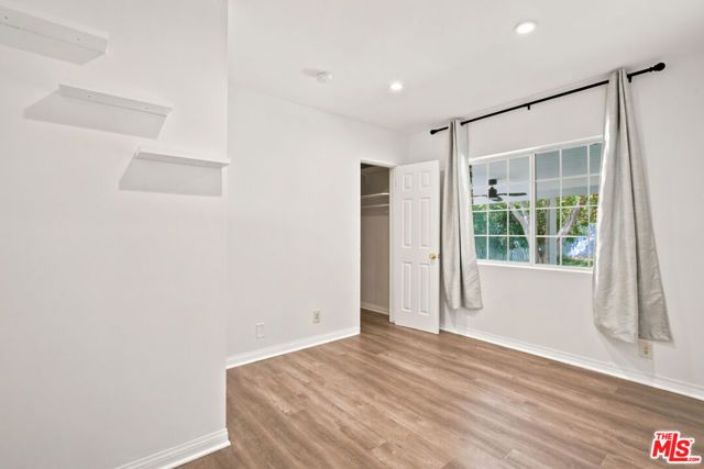 7048 Zelzah Avenue, Los Angeles, CA 91335