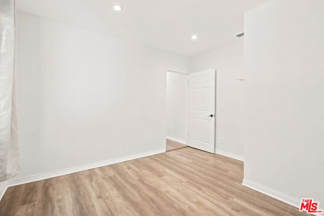 7048 Zelzah Avenue, Los Angeles, CA 91335