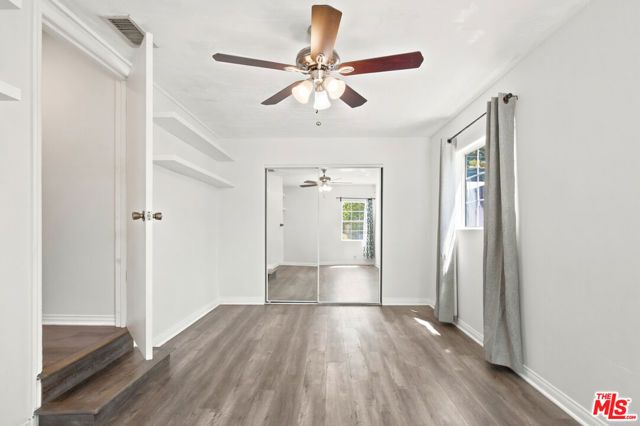 7048 Zelzah Avenue, Los Angeles, CA 91335