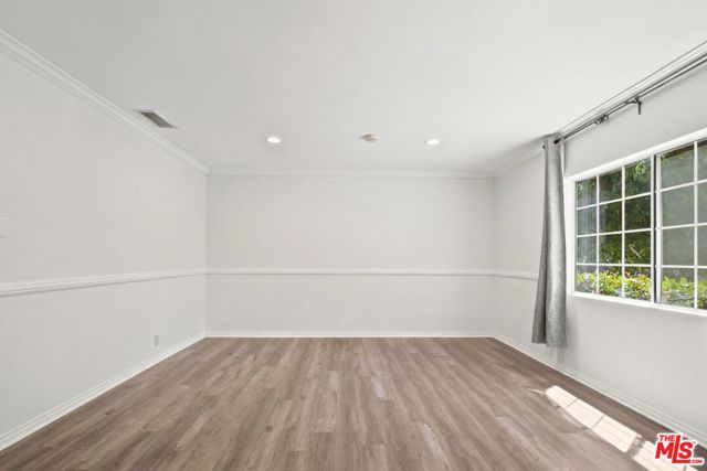 7048 Zelzah Avenue, Los Angeles, CA 91335