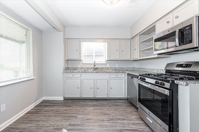 5106 Tavenor Lane, Houston, TX 77048