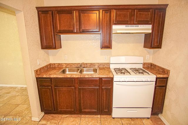 2866 Grant Avenue 6, El Paso, TX 79930