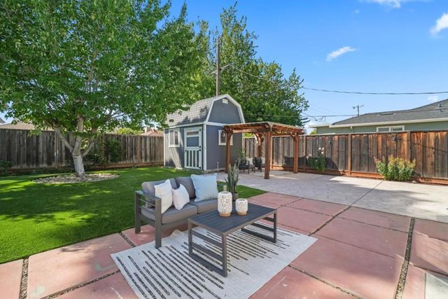 919 6th Avenue, Redwood City, CA 94063