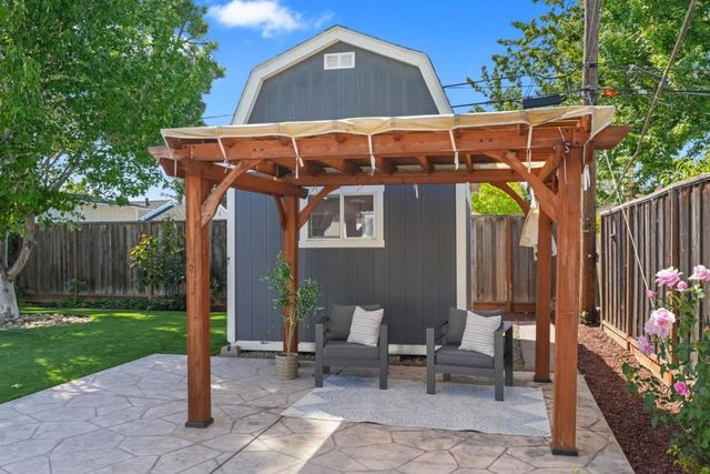 919 6th Avenue, Redwood City, CA 94063