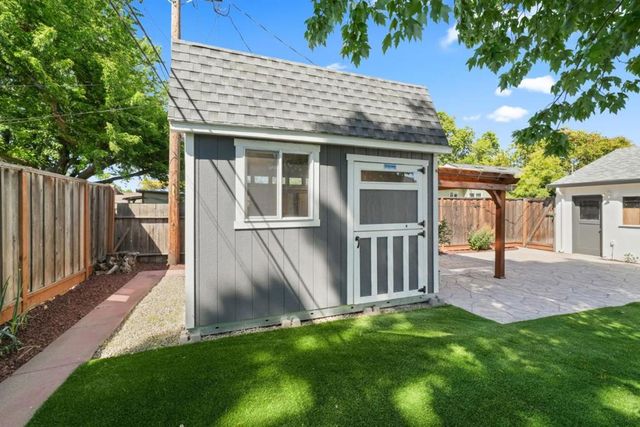 919 6th Avenue, Redwood City, CA 94063