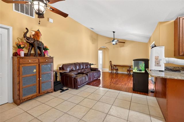 300 VIKING ST NE, Palm Bay, FL 32907
