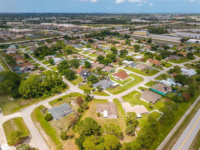 300 VIKING ST NE, Palm Bay, FL 32907