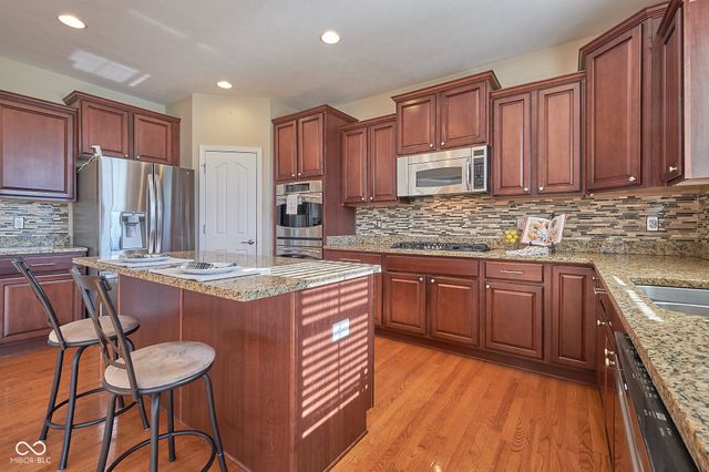 13071 Knights Way, Fishers, IN 46037