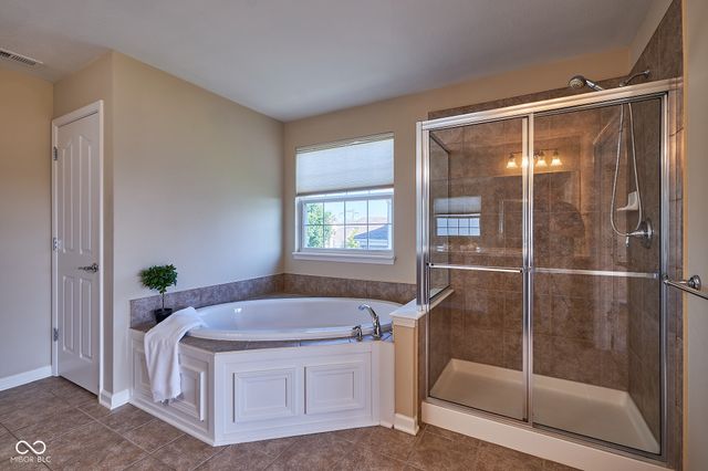 13071 Knights Way, Fishers, IN 46037