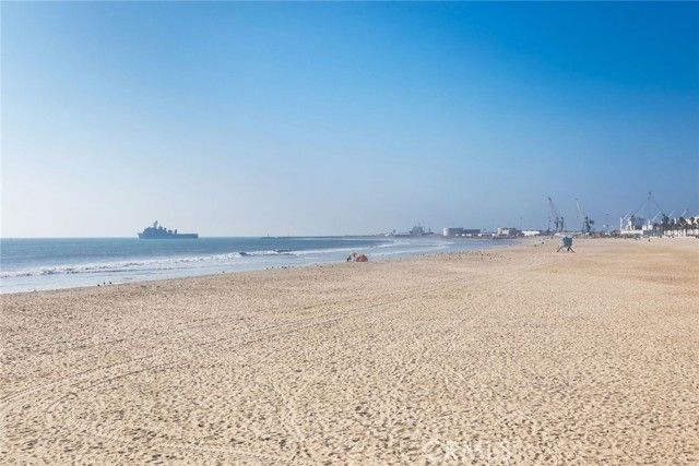 645 Sunfish Way, Port Hueneme, CA 93041