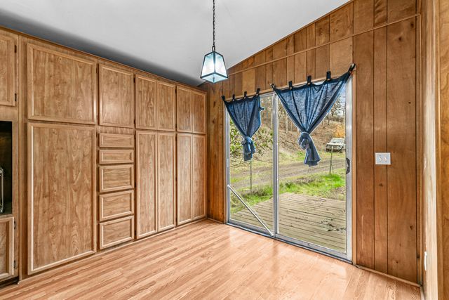 5885 Crowfoot Road, Trail, OR 97541