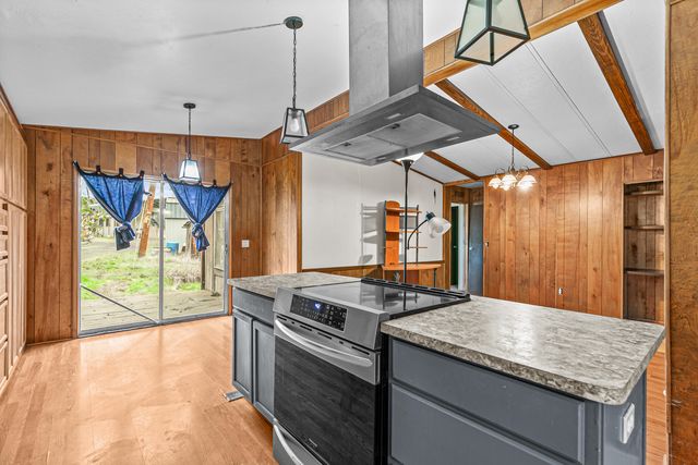 5885 Crowfoot Road, Trail, OR 97541