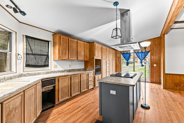 5885 Crowfoot Road, Trail, OR 97541