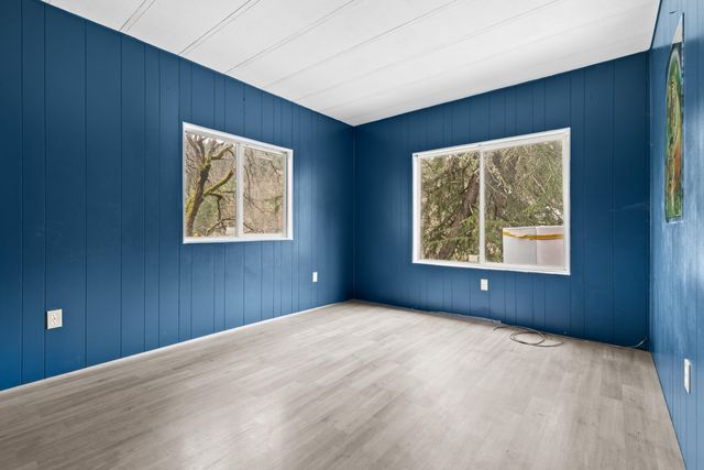 5885 Crowfoot Road, Trail, OR 97541