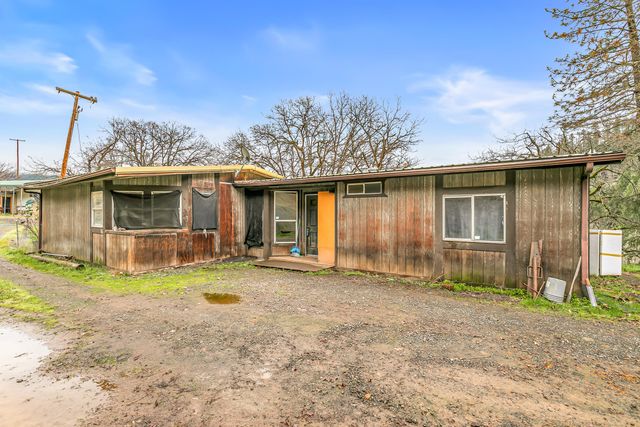 5885 Crowfoot Road, Trail, OR 97541