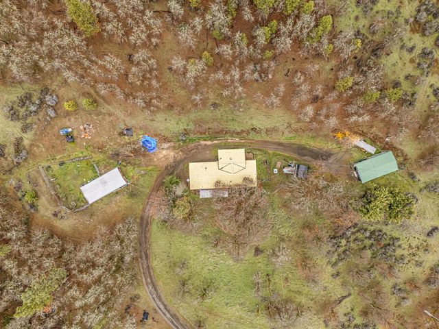 5885 Crowfoot Road, Trail, OR 97541