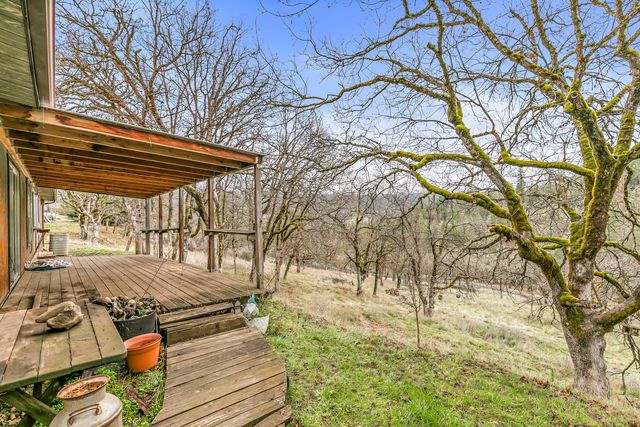 5885 Crowfoot Road, Trail, OR 97541