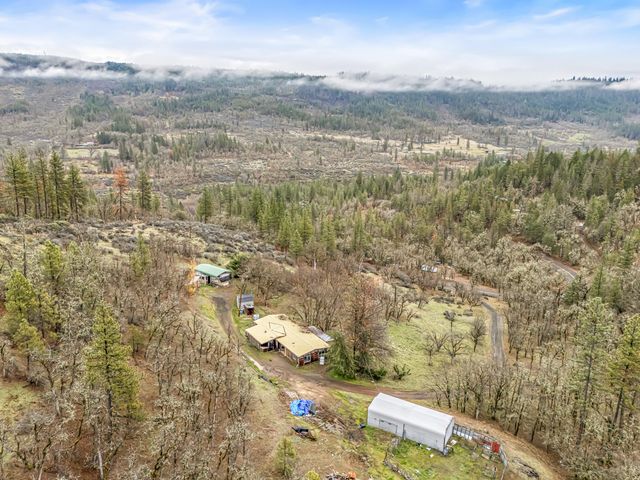 5885 Crowfoot Road, Trail, OR 97541