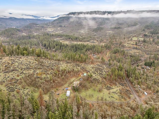 5885 Crowfoot Road, Trail, OR 97541