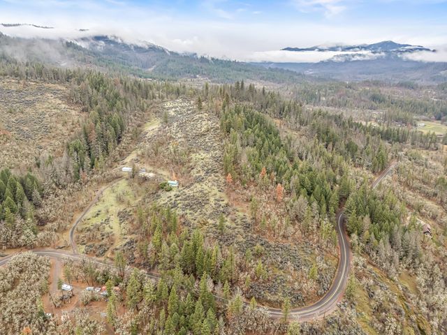 5885 Crowfoot Road, Trail, OR 97541