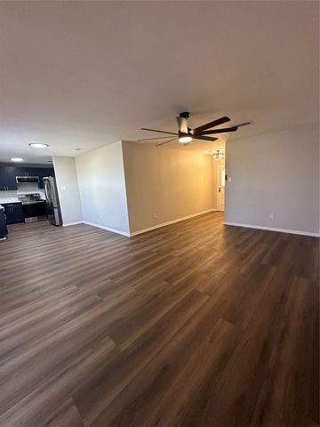 127 Dunn Street, Red Oak, TX 75154