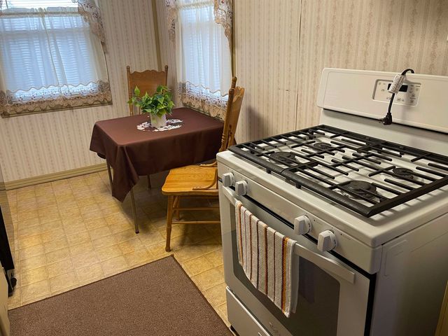 3001 E Locust St, Wichita, KS 67216