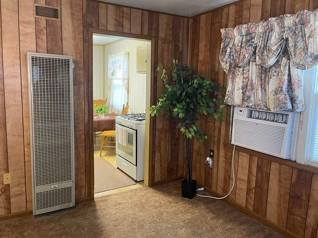 3001 E Locust St, Wichita, KS 67216