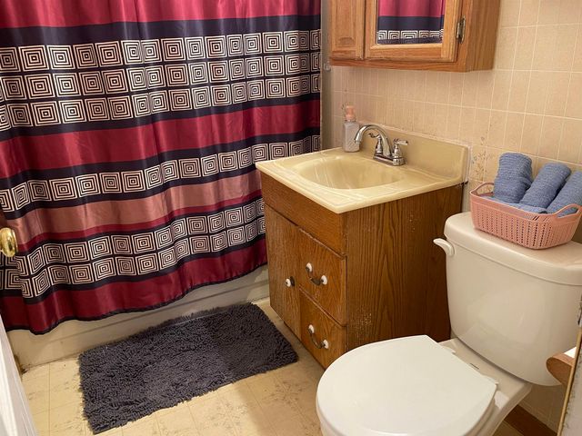 3001 E Locust St, Wichita, KS 67216