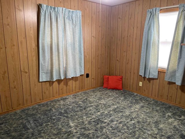 3001 E Locust St, Wichita, KS 67216