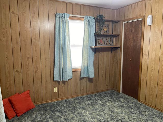 3001 E Locust St, Wichita, KS 67216