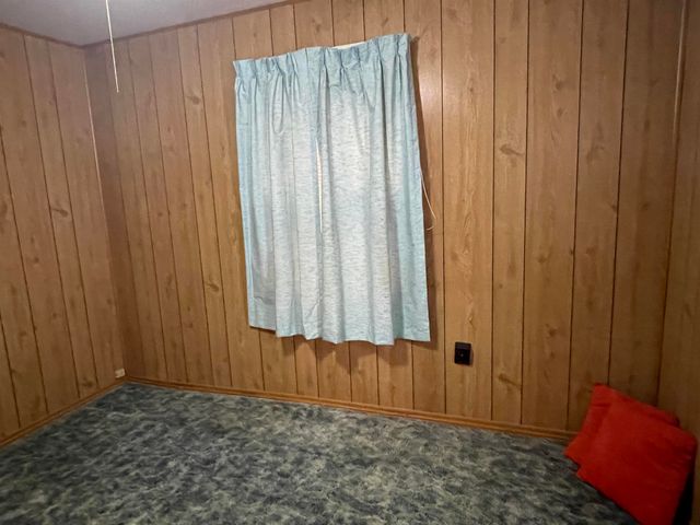 3001 E Locust St, Wichita, KS 67216