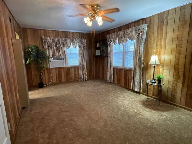 3001 E Locust St, Wichita, KS 67216