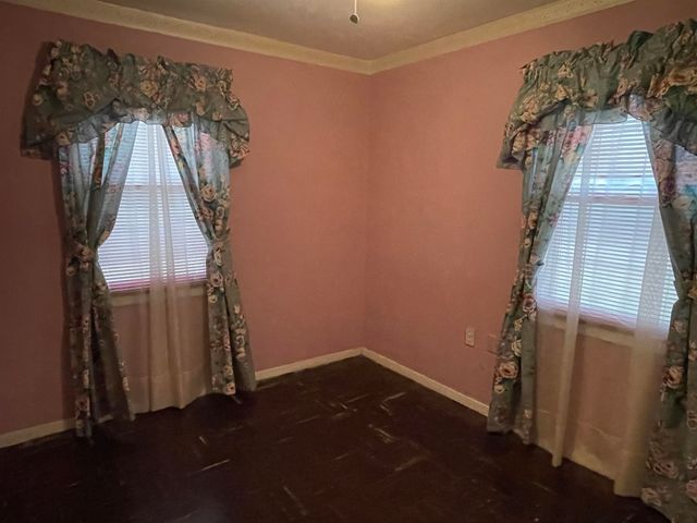 3001 E Locust St, Wichita, KS 67216