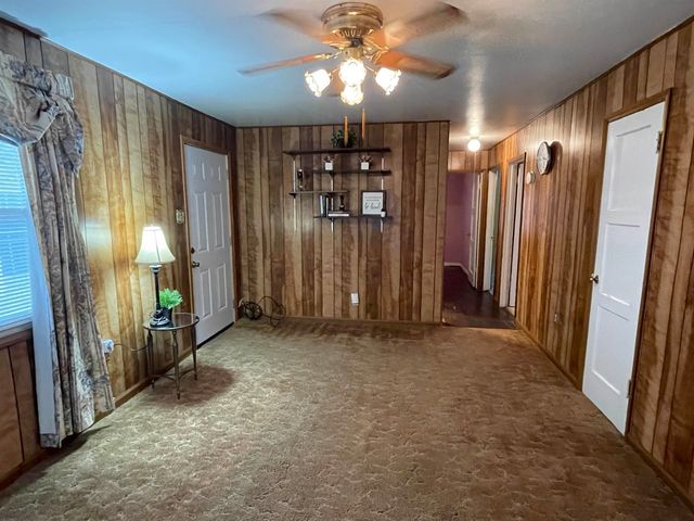 3001 E Locust St, Wichita, KS 67216