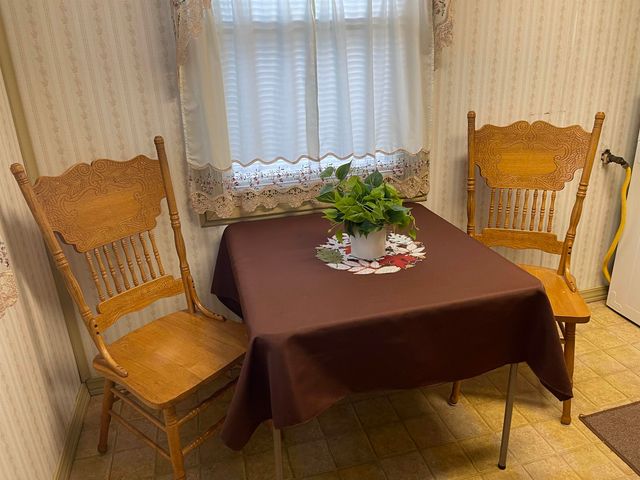 3001 E Locust St, Wichita, KS 67216