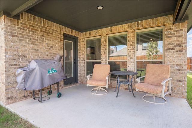 297 Sparkling Springs Drive, Waxahachie, TX 75165