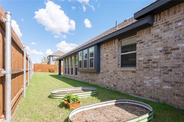 297 Sparkling Springs Drive, Waxahachie, TX 75165