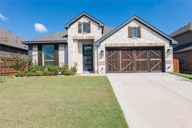 297 Sparkling Springs Drive, Waxahachie, TX 75165