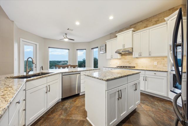 3207 Crystal Falls PKWY, Leander, TX 78641