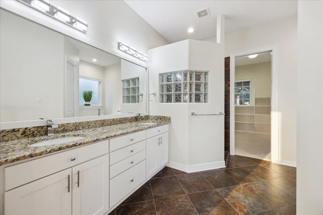3207 Crystal Falls PKWY, Leander, TX 78641