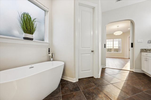 3207 Crystal Falls PKWY, Leander, TX 78641