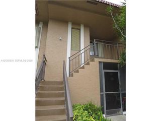 205 Lakeview Drive 202, Weston, FL 33326