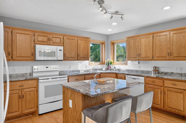20365 Eidelweiss Street NW, Oak Grove, MN 55011