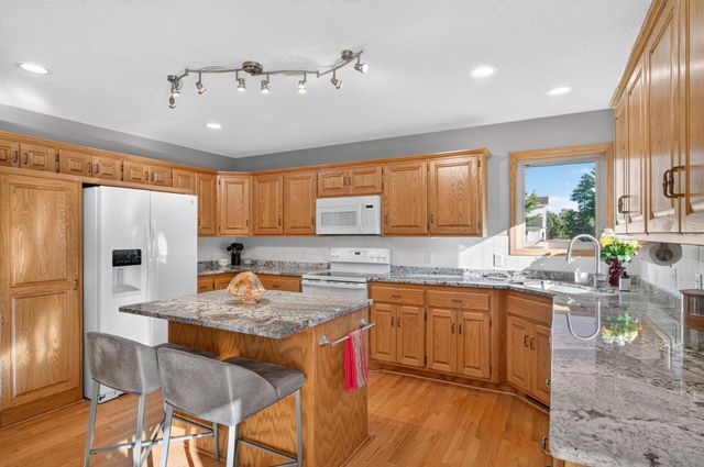20365 Eidelweiss Street NW, Oak Grove, MN 55011