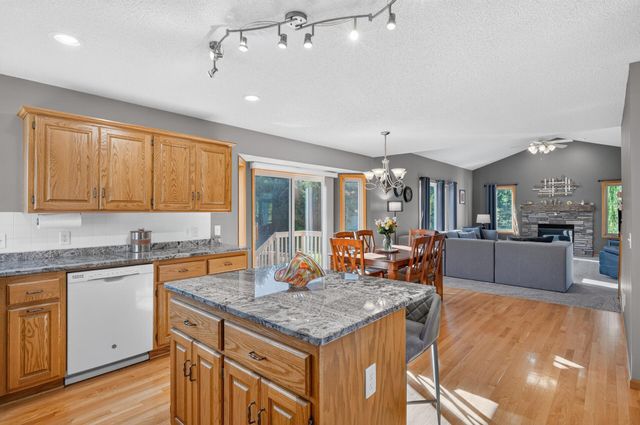 20365 Eidelweiss Street NW, Oak Grove, MN 55011