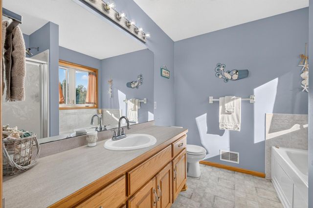 20365 Eidelweiss Street NW, Oak Grove, MN 55011
