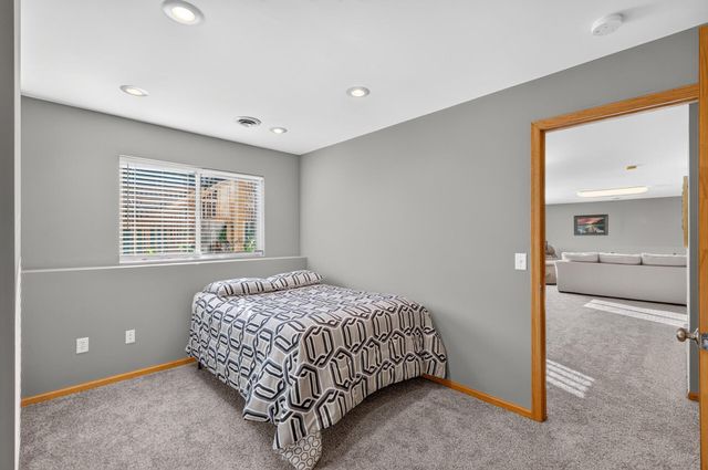 20365 Eidelweiss Street NW, Oak Grove, MN 55011