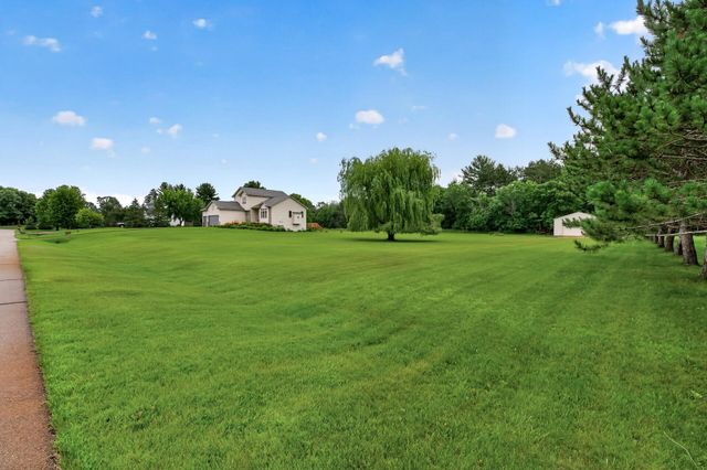 20365 Eidelweiss Street NW, Oak Grove, MN 55011
