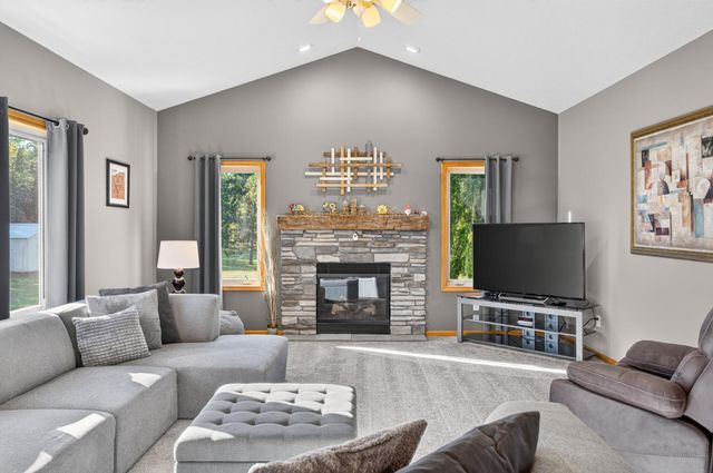20365 Eidelweiss Street NW, Oak Grove, MN 55011