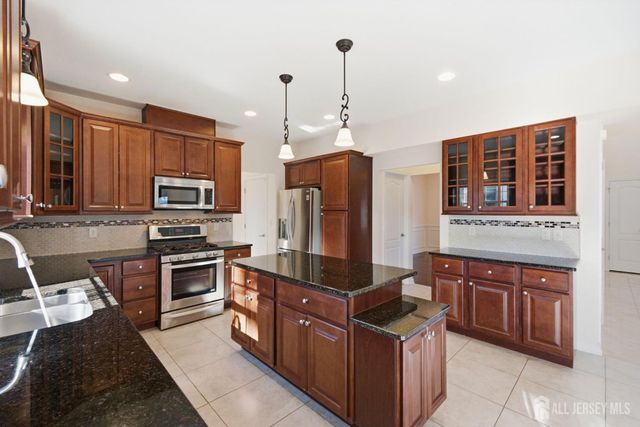 424 Delmore Avenue, South Plainfield, NJ 07080